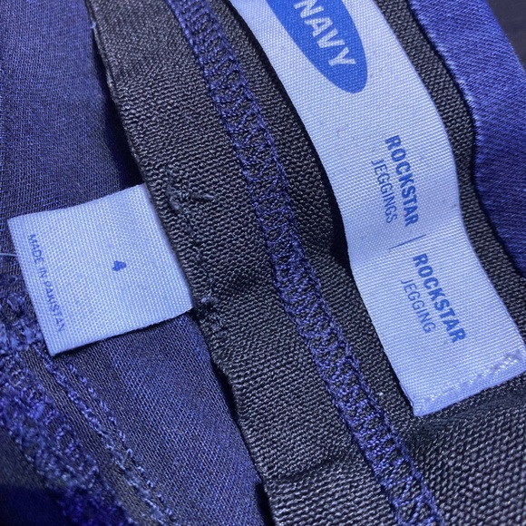 OLD NAVY Jeans - Picture 4 of 5